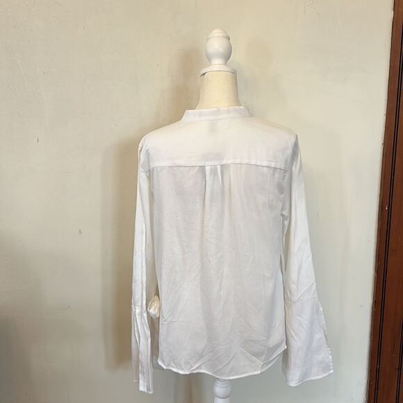 BCBGMAXAZRIA white long sleeve henley collar button front blouse Size S New - Picture 5 of 12